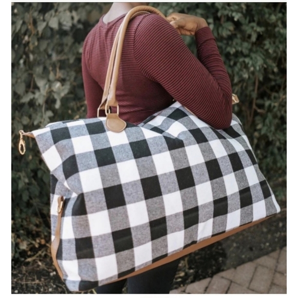 5⭐ Black & white buffalo plaid oversized weekender duffle bag vegan leather - Picture 3 of 6